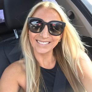 Meet your Posher, Casey